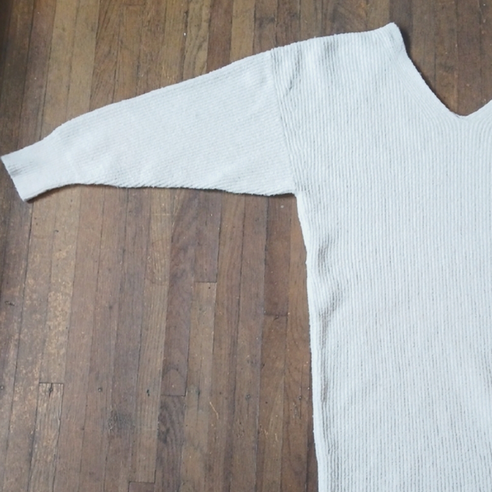 Express Cream V-Neck Sweater Ribbed Knit Tunic - Picture 7 of 13